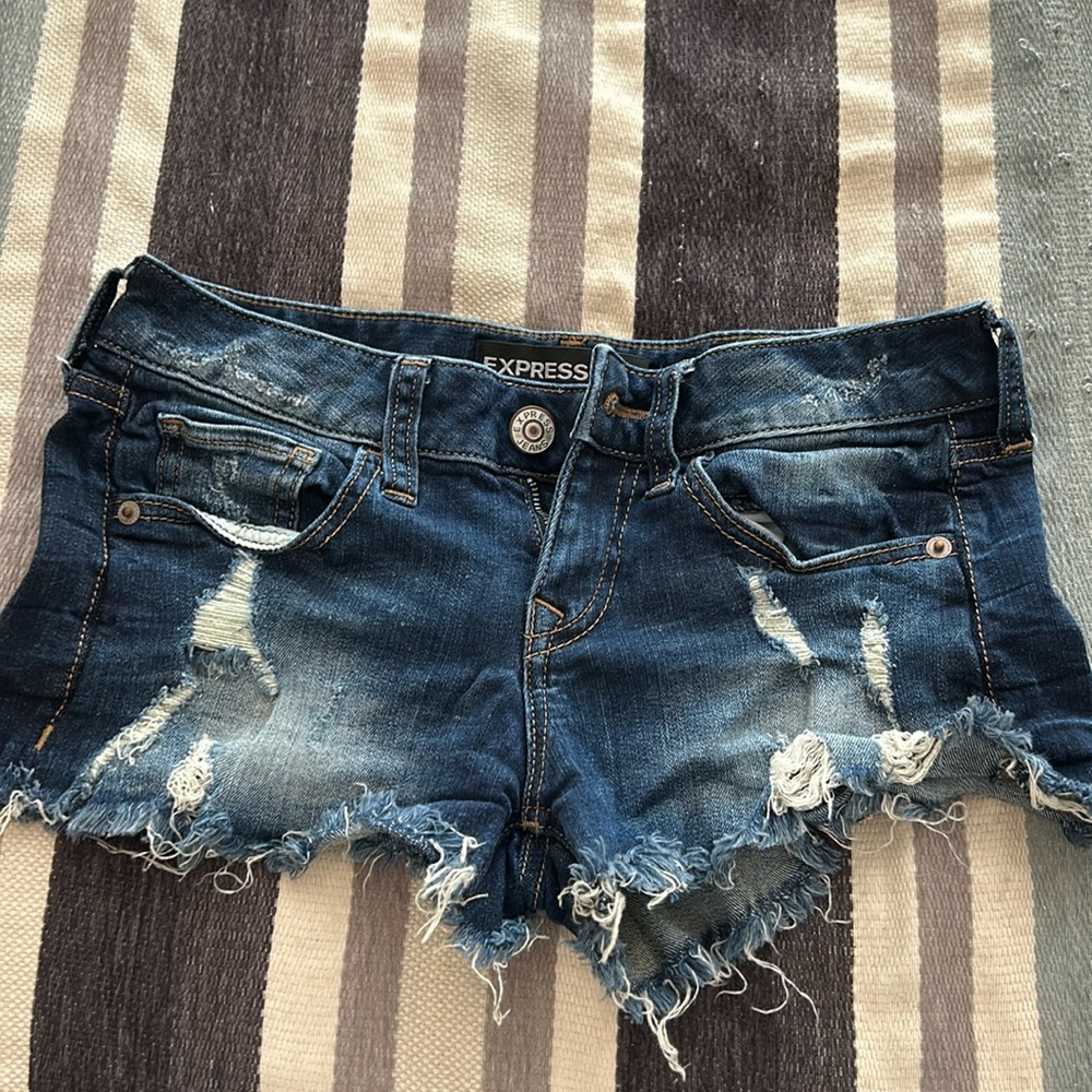 Express Shorts